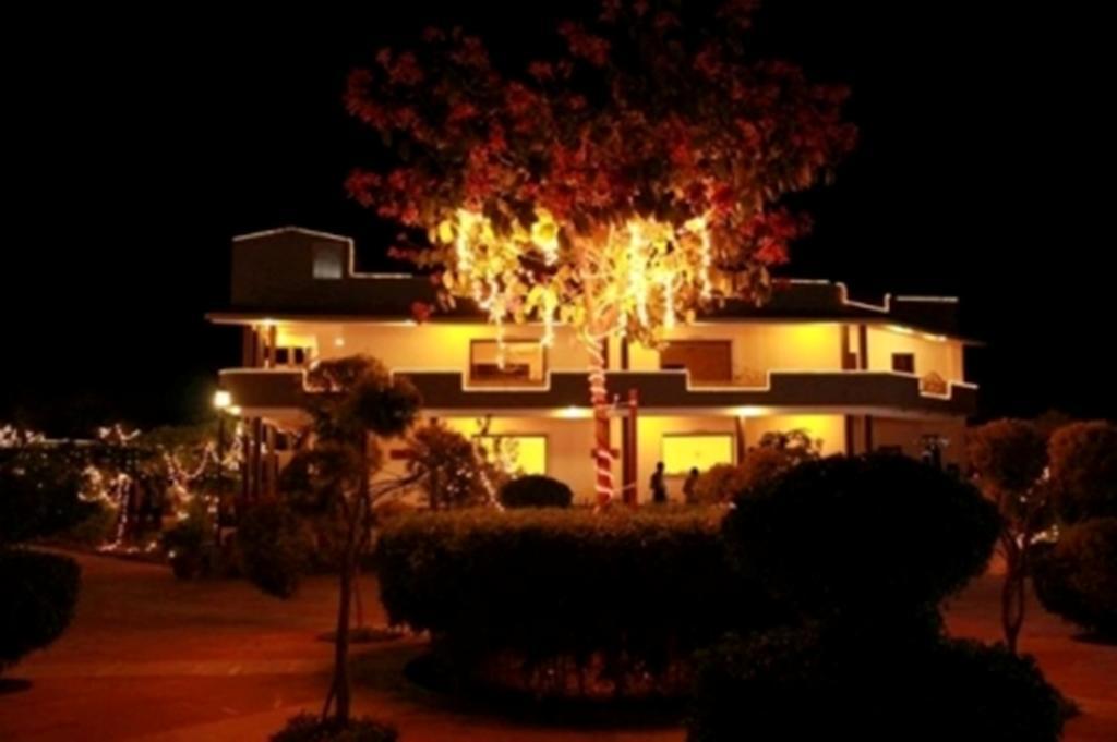 Araliayas Resort & Spa Udaipur Exterior photo