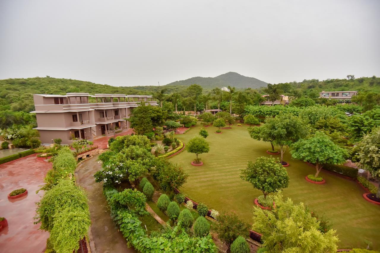 Araliayas Resort & Spa Udaipur Exterior photo