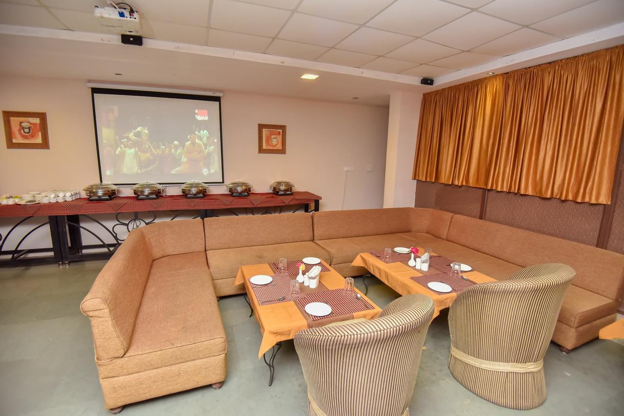Araliayas Resort & Spa Udaipur Exterior photo