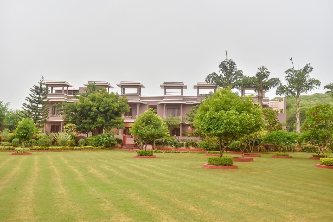 Araliayas Resort & Spa Udaipur Exterior photo